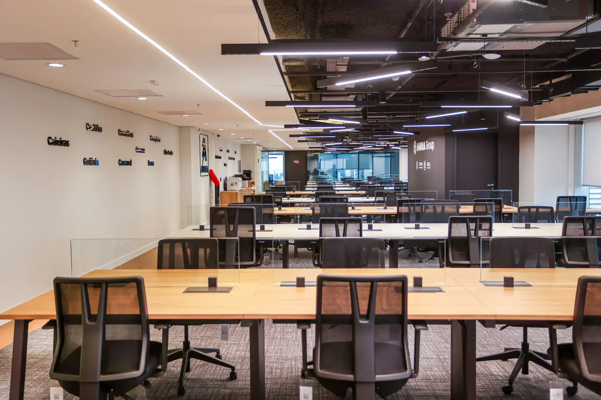 custodio-reforma-corporativa-escritorio-andra-materiais-eletricos